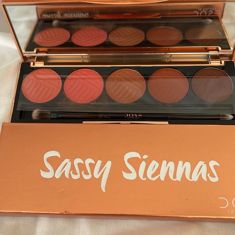 Dose Eyeshadow - Picture 2 of 2